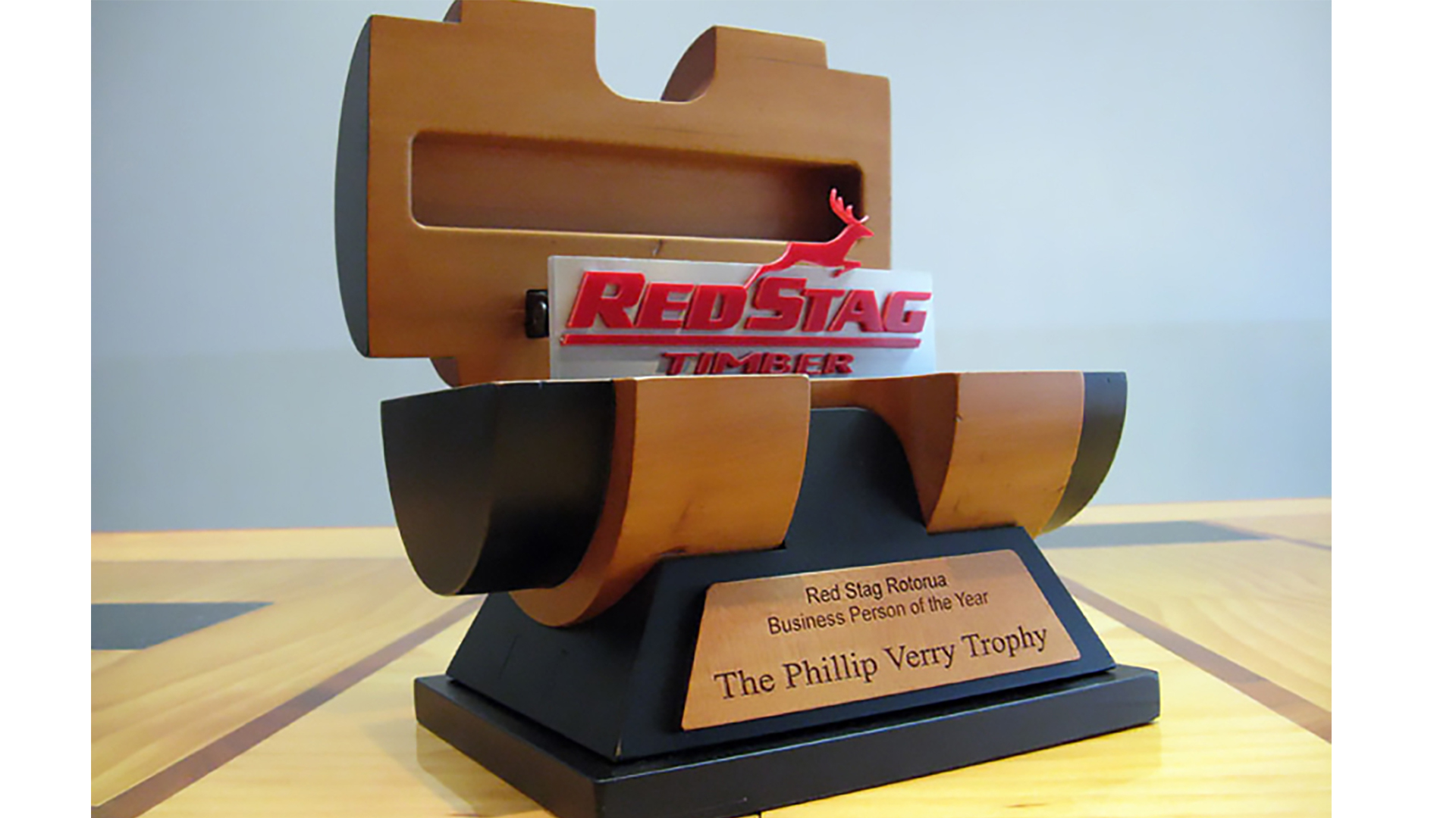 bespoke-redstagtrophy.jpg