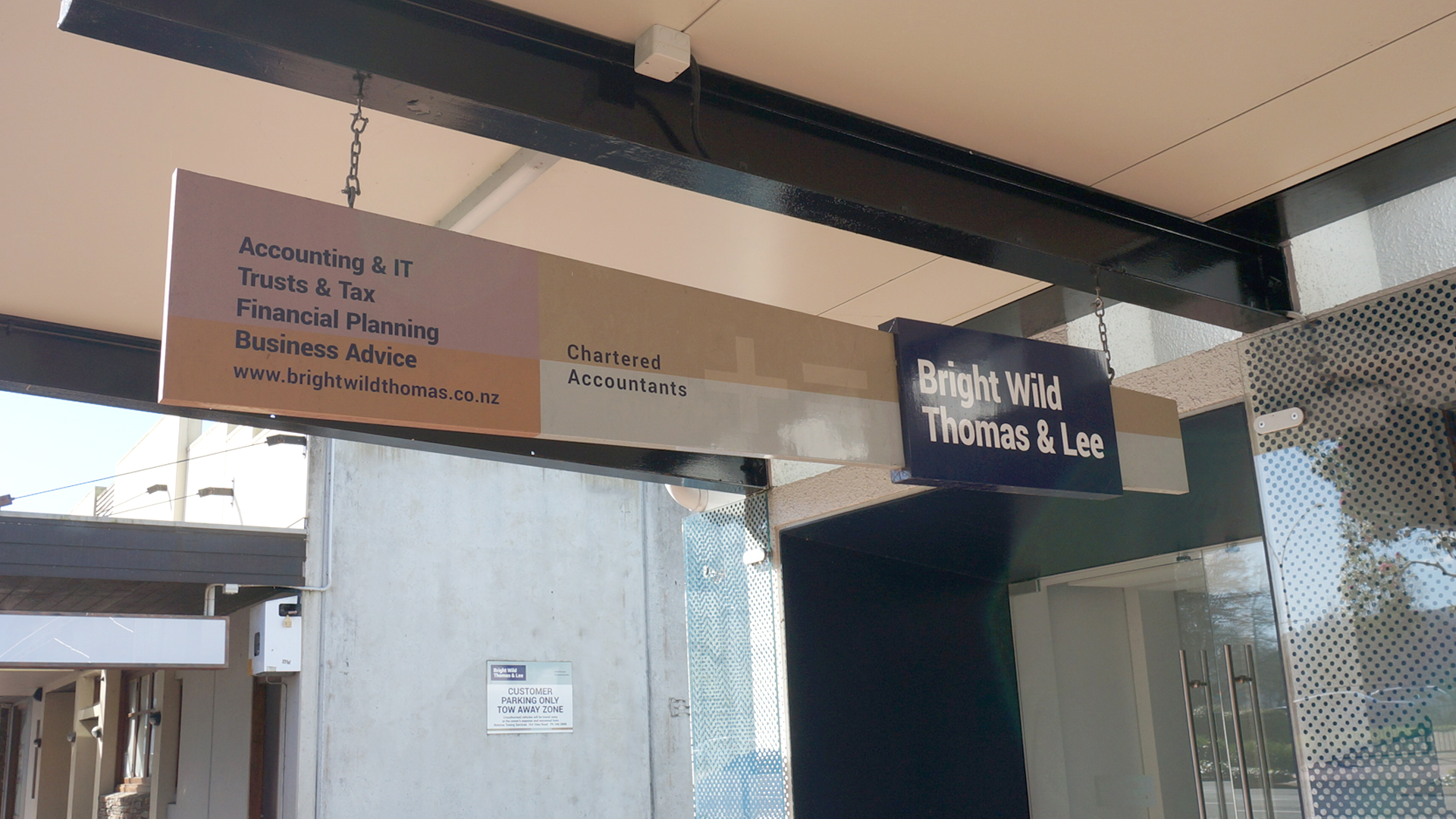 bwtl_exterior_signage.jpg