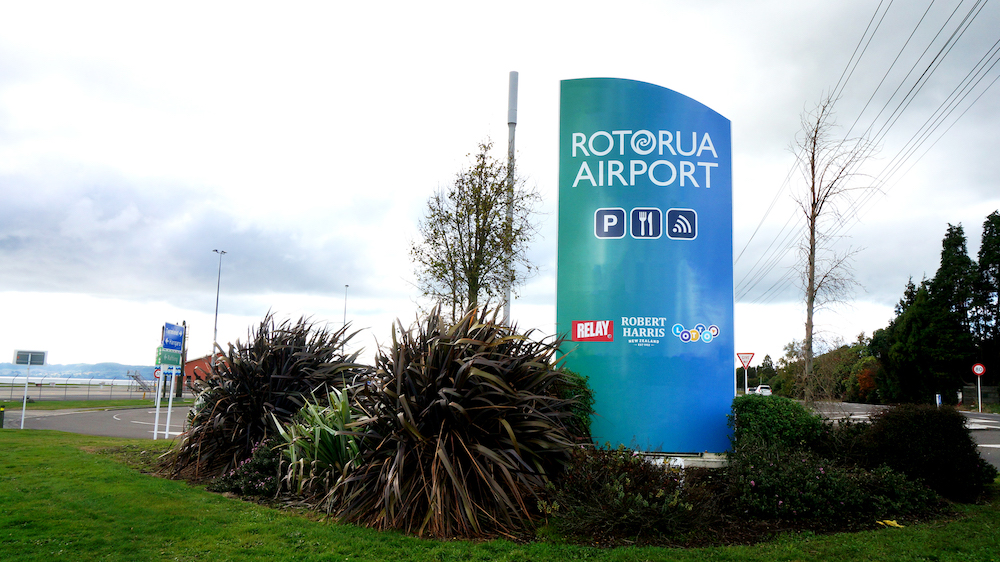 airport Pylon sign 2.jpg